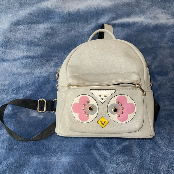 grey mini backpack with an owl on the front - Picture 1 of 4